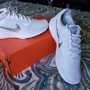 Woman's Nike In-Season TR 7